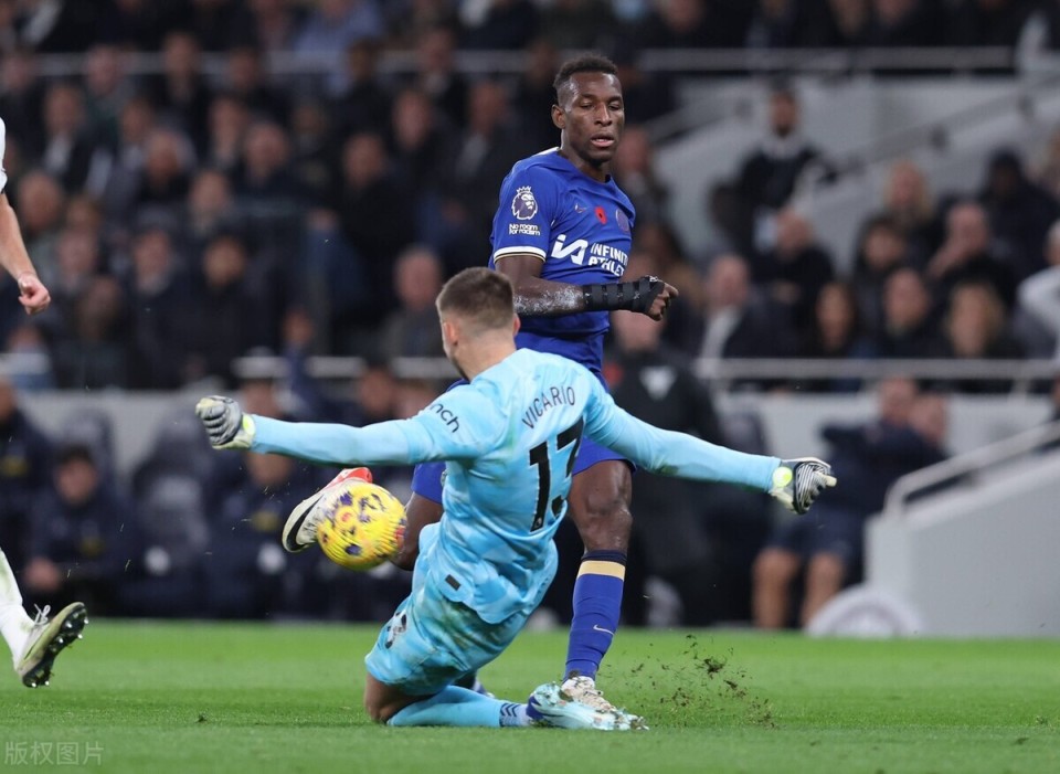 英超大逆转,精彩进球、神级扑救点燃现场气氛 英超大逆转,精彩进球、神级扑救点燃现场气氛