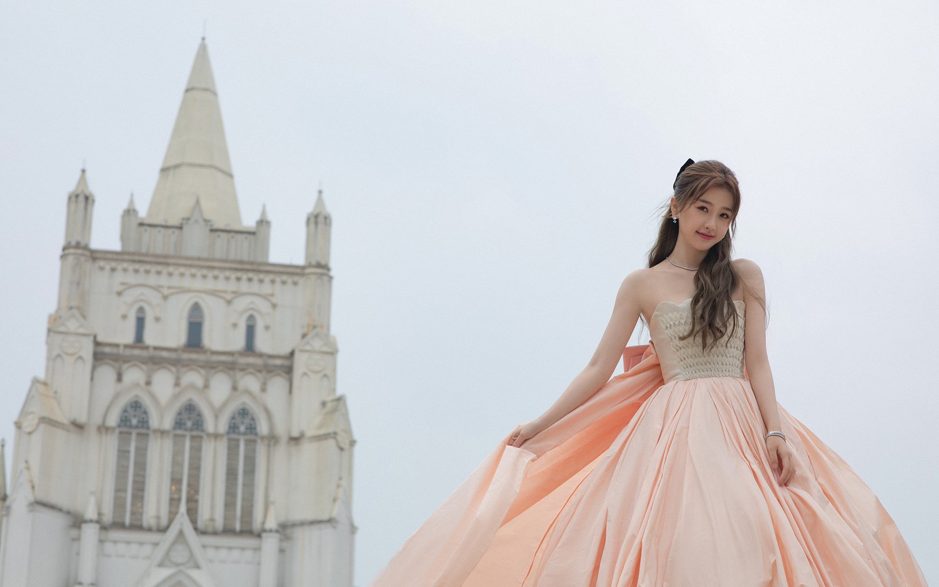 乐鱼app-大型森林高空绳索探索，刺激十足的极限体验，高空绳索训练架