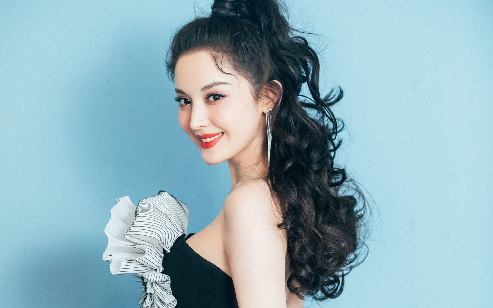 湖人新援首秀惊艳,八村塁砍下两双表现抢眼,湖人第八