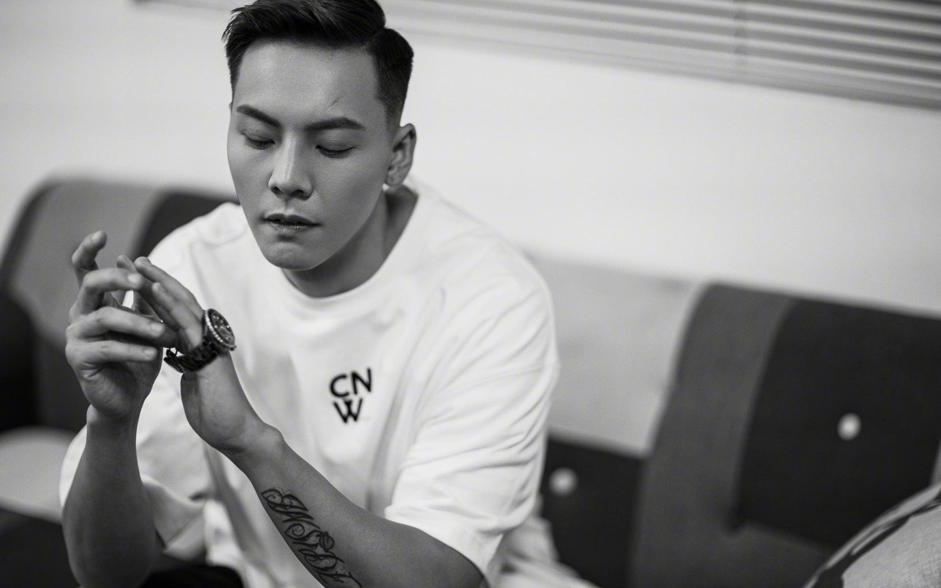 西班牙队力克智利,力争捧起美洲杯奖杯,西班牙2比1智利